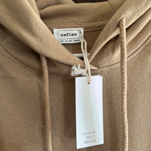 Brown cropped sweatshirt - Picture 2 of 3
